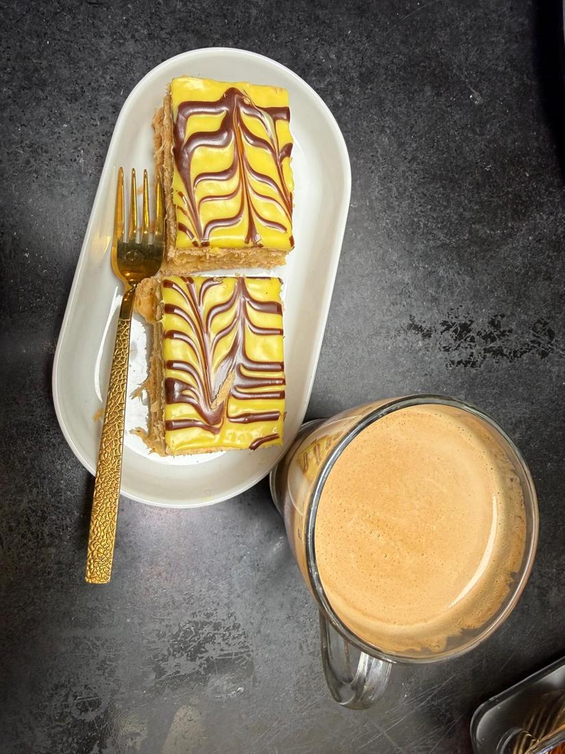 Millefeuille et café